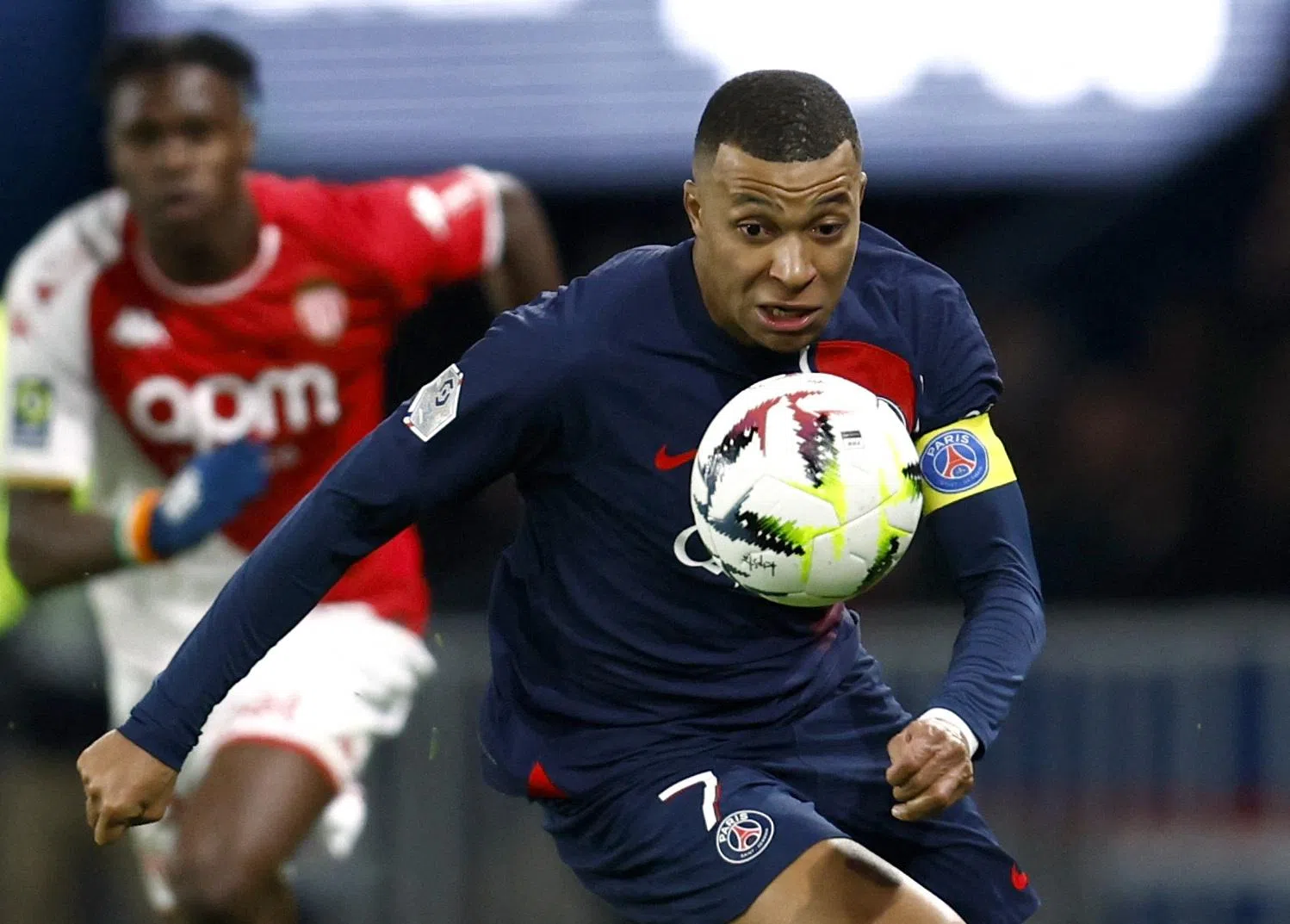 姆巴佩是国际足坛其中一名最闪耀的年轻球星。这名法国前锋也刚在上周末球队对垒摩纳哥的法甲联赛立功。（路透社）