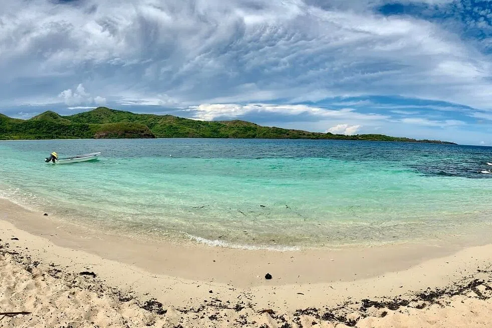 赤脚夸塔岛度假村的漂亮沙滩。（罗伦斯摄）