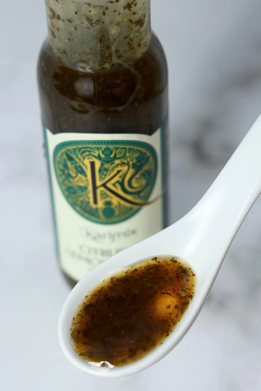 Karimix柑橘香茅酱很开胃，可作沙拉酱或食物蘸酱。（龙国雄摄）