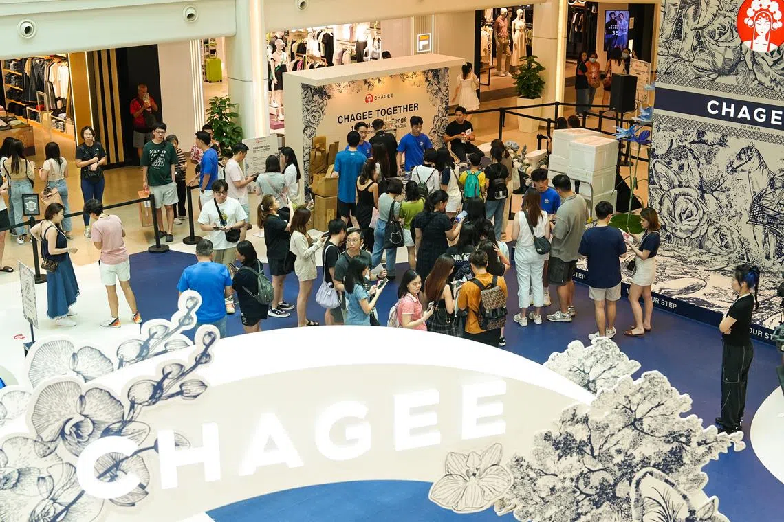 霸王茶姬早前在狮城大厦举办一周快闪活动，为即将在8月开设的三家店面造势。（品牌提供）