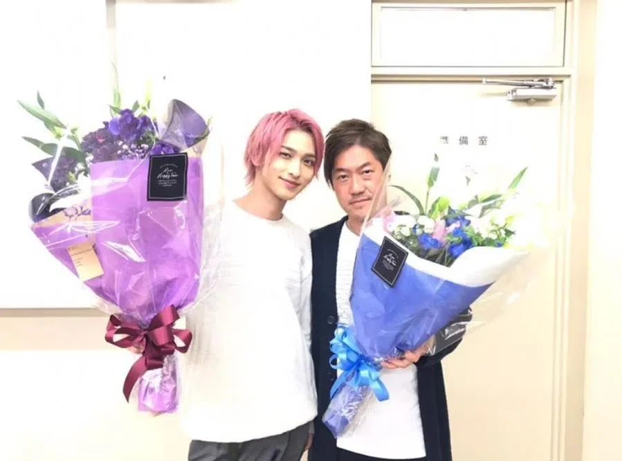 横滨流星（左）曾贴出与导演福田亮介的合照。（互联网）