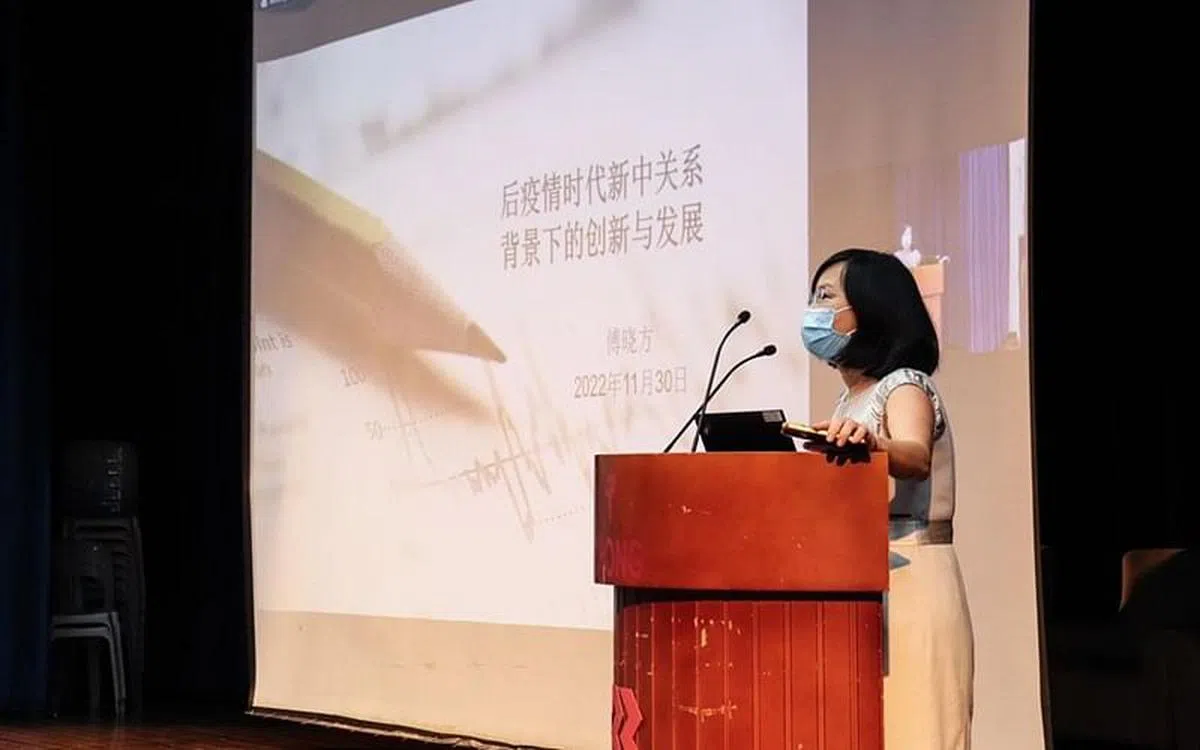 南洋理工大学、南洋科技创业中心创业能力发展部的傅晓方老师做主题演讲。（朱海荣摄）