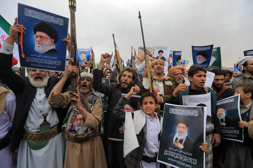 波斯湾石油运输要道霍尔木兹海峡陷入瘫痪后，亲伊朗的也门胡塞武装组织恫言在红海区域发难，支援伊朗，使这条同样关键的输油航道也面临严峻风险。