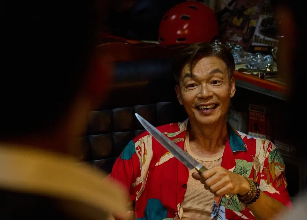 李国煌在《好男人》客串演出泰国Tuk Tuk车行老板。（Clover Films／嘉华院线提供）