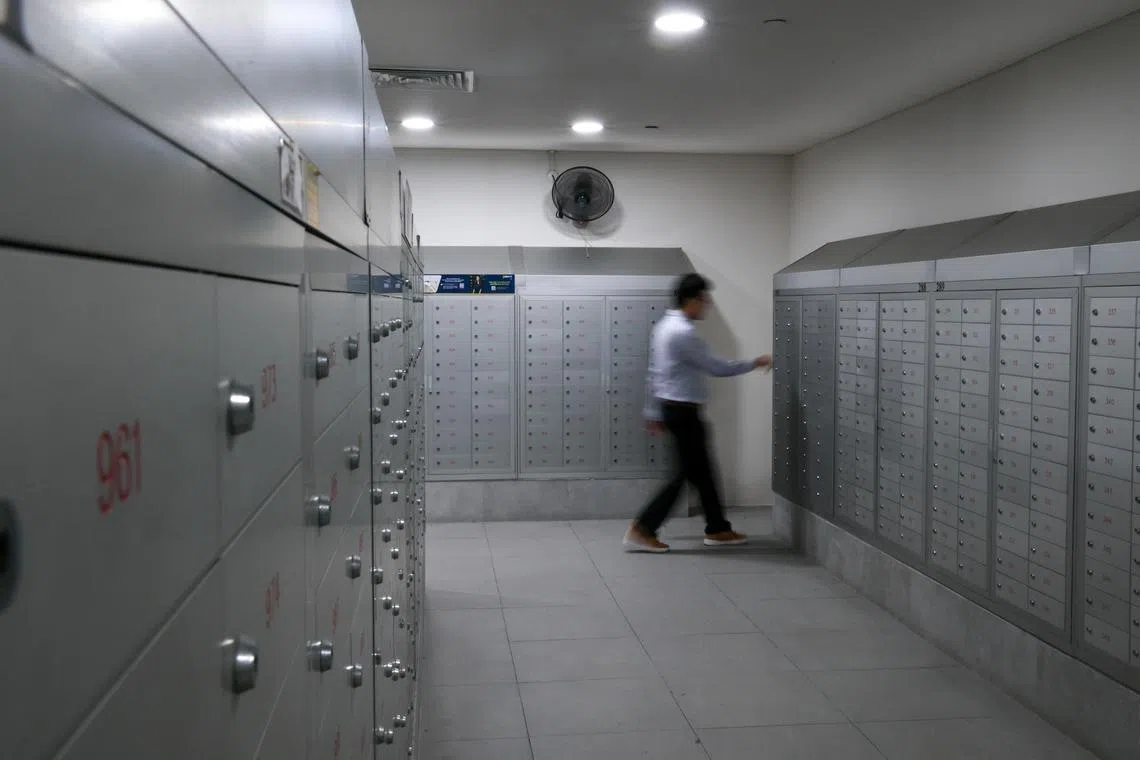 图为巴耶利峇新邮政中心的邮政中心，设有1200多个邮政信箱。（张俊杰摄）