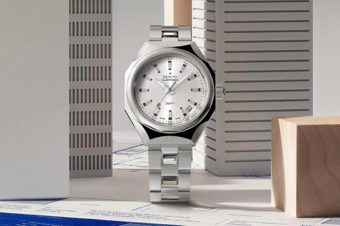 真力时复刻版A3643，把品牌历史中棱角分明的未来主义几何表壳重新带回当代。