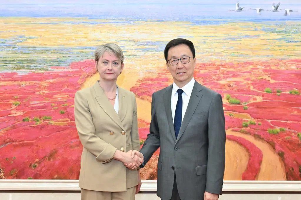 韩正吁巩固中英关系良好势头 加强战略沟通