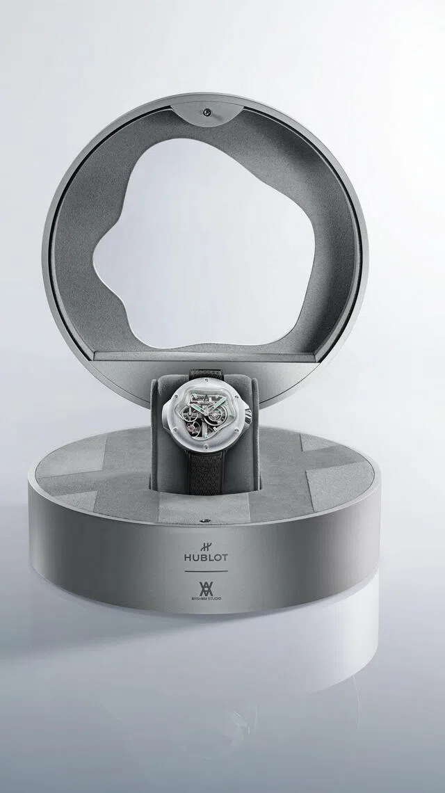 MP-17将宇舶制表技术与阿尔轩的艺术哲学紧密交织，让时间在腕间溅起一圈圈涟漪。（宇舶表提供）