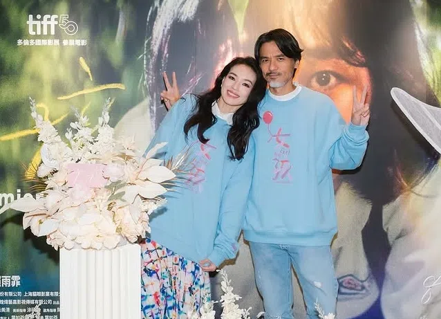 舒淇和冯德伦这对银色夫妻，不久前在《女孩》的香港首映礼齐亮相。（互联网）