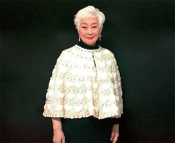 卢燕在穿着上尽展典雅端庄的东方美学。（互联网）