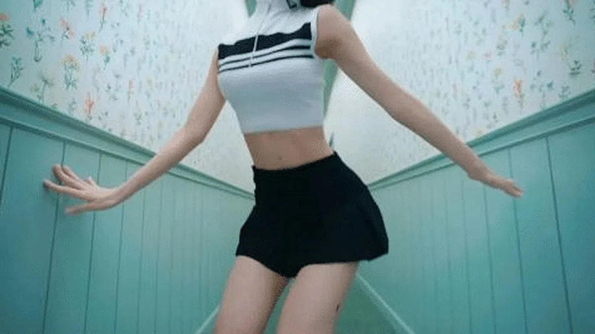 视频的镜头同样引起争议。（互联网）