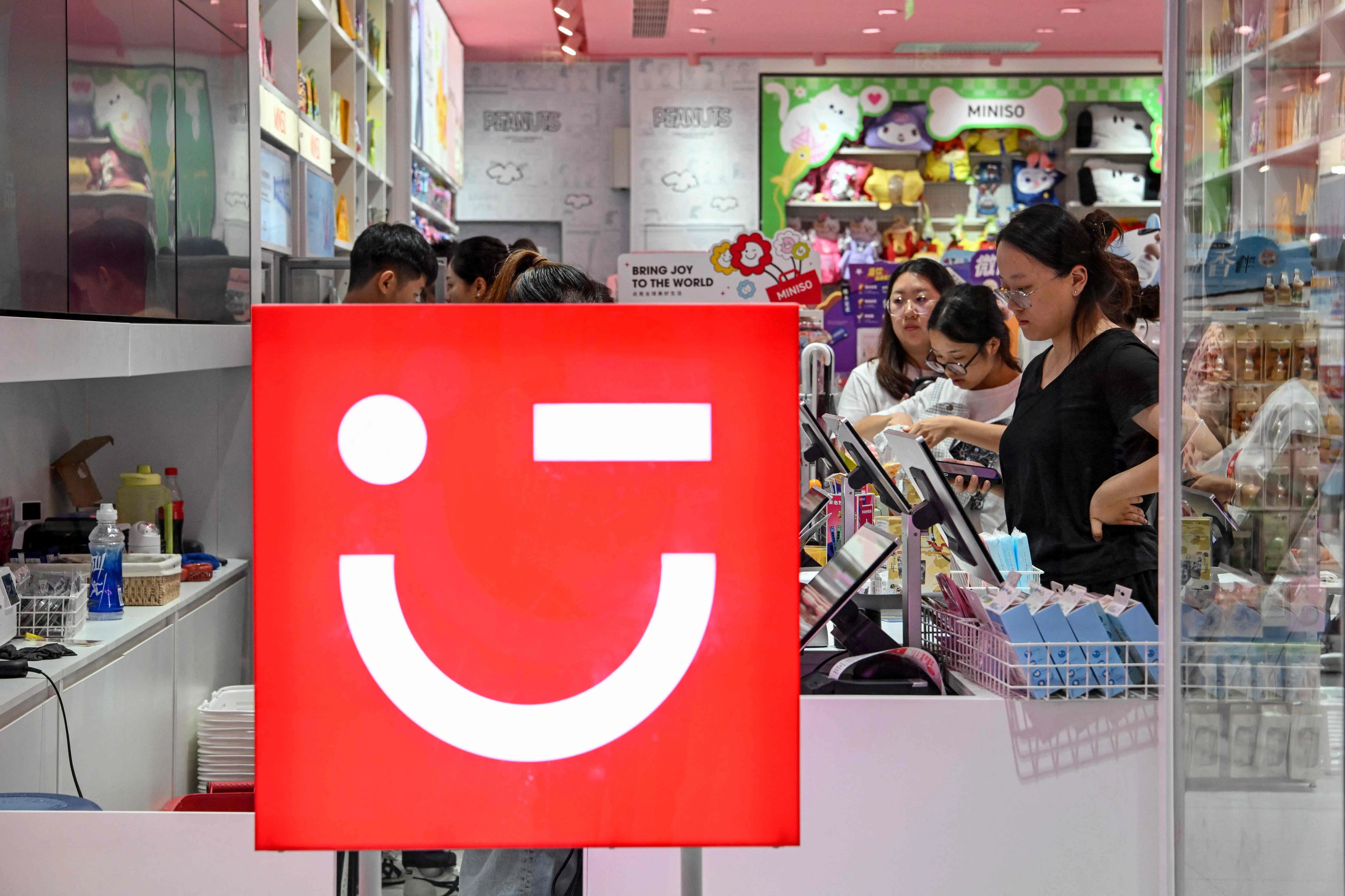 在第二季度里，名创优品集团旗下的实体店面同比净增554家，全球门店总数达到7905家。（法新社）