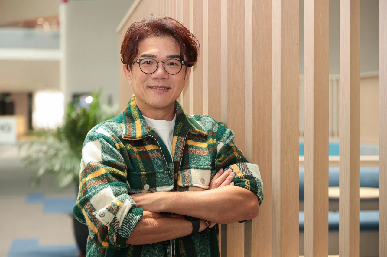 苏梽诚为剧情扮年轻，自嘲“装可爱”恶心。（李冠卫摄）