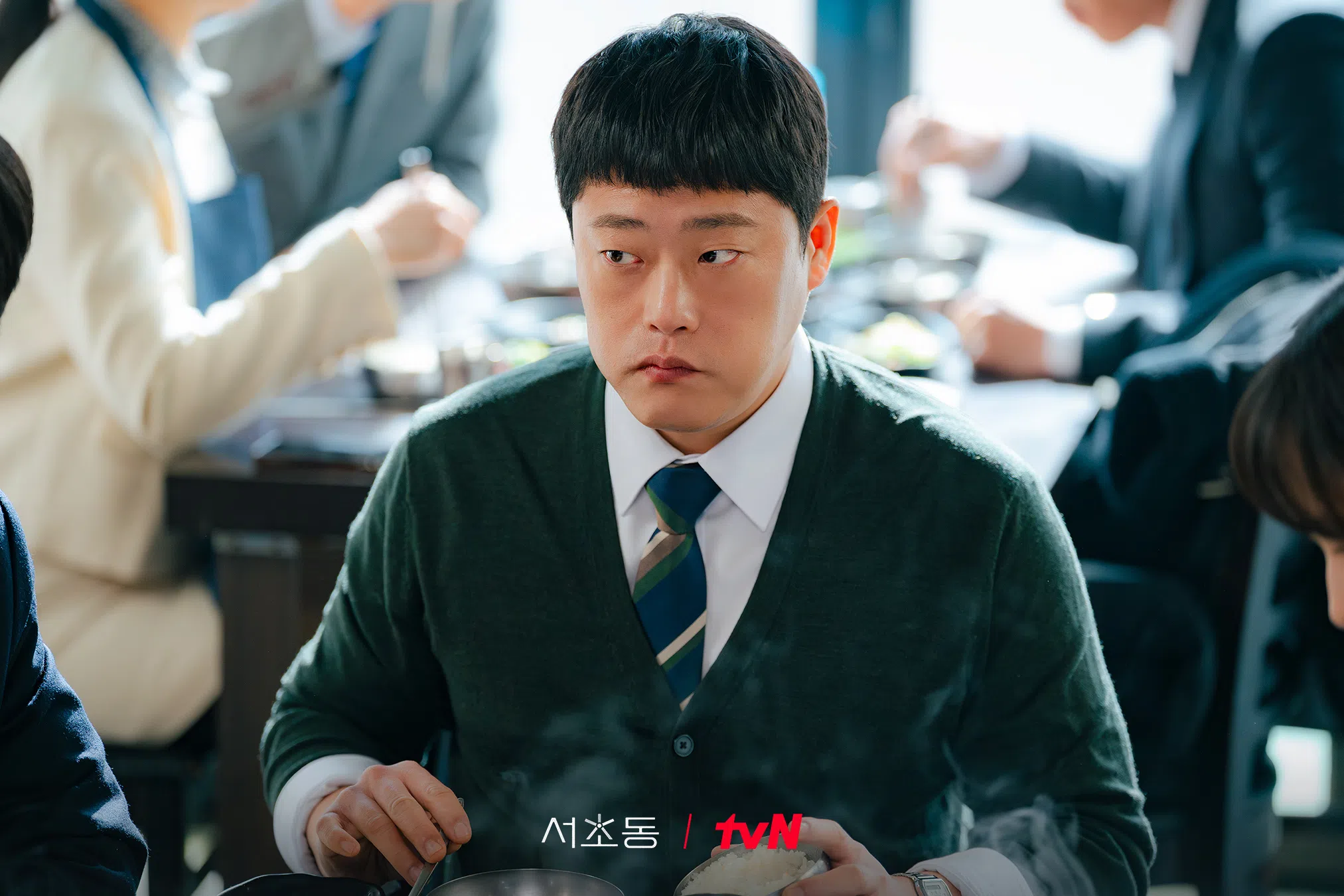林成宰在剧中是“向钱看”的律师。（tvN Asia提供）