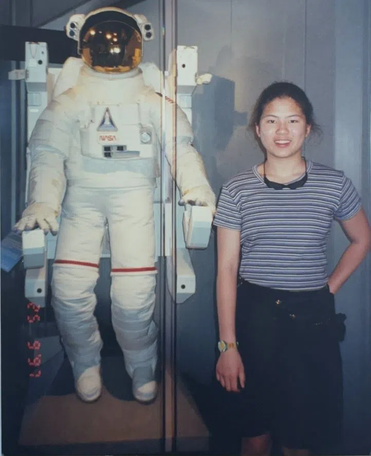 伊莱恩谢海德年轻时就对探索太空特别感兴趣。（芝加哥之星提供）