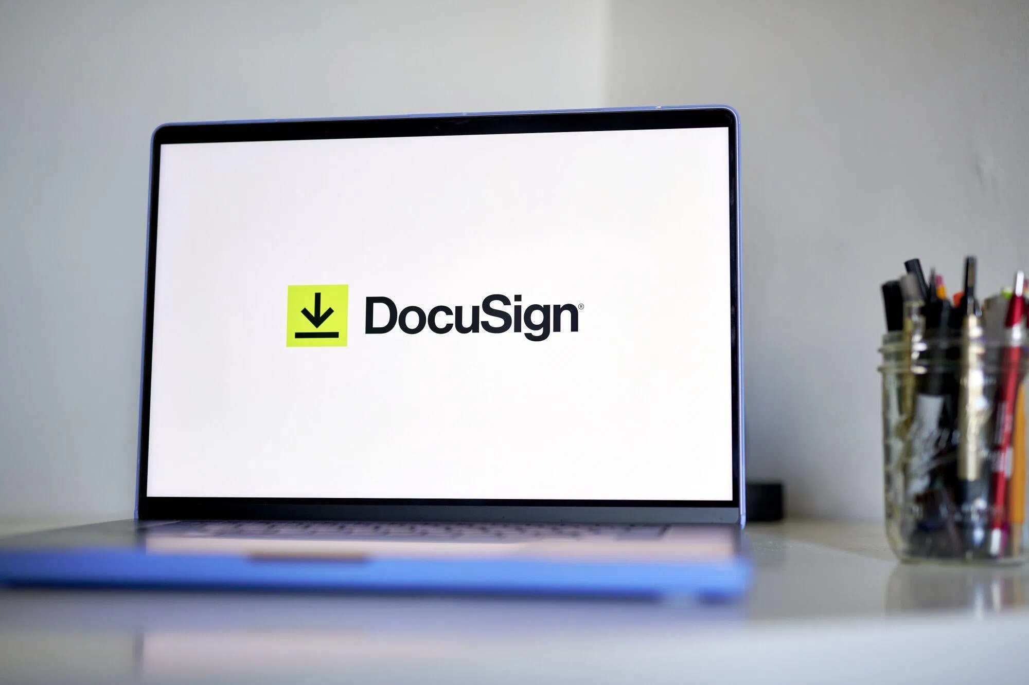 DocuSign董事会已授权在现有股票回购计划，再增添另外3亿美元。换言之，授权股票回购总额现在是5亿美元。（彭博社）