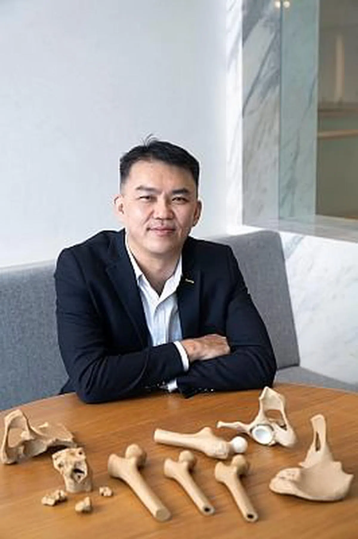 杨昌錥说：“利用医疗3D打印技术可以将人体不同部位以塑料打印出来，能让医生更准确地操刀，缩短手术时间和过程。”（图／报业控股）