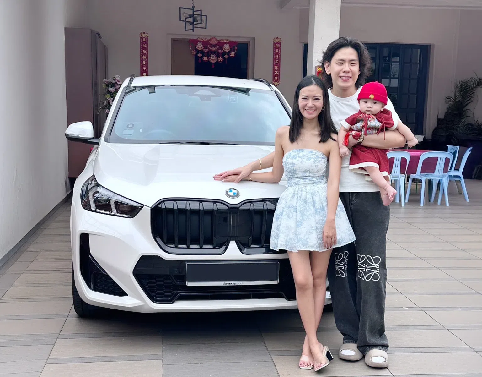 新手妈妈陈泇锜（左）去年也初当宝马车主，全家现在都享受宝马X1 M Sport跨界休旅车所带来的全新驾驶乐趣。（图/Eurokars Auto提供）