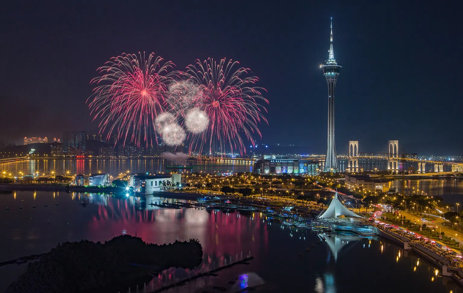 时隔三年重启的澳门国际烟花比赛汇演将带来高水准的视听盛宴。（图/澳门特别行政区政府旅游局提供）