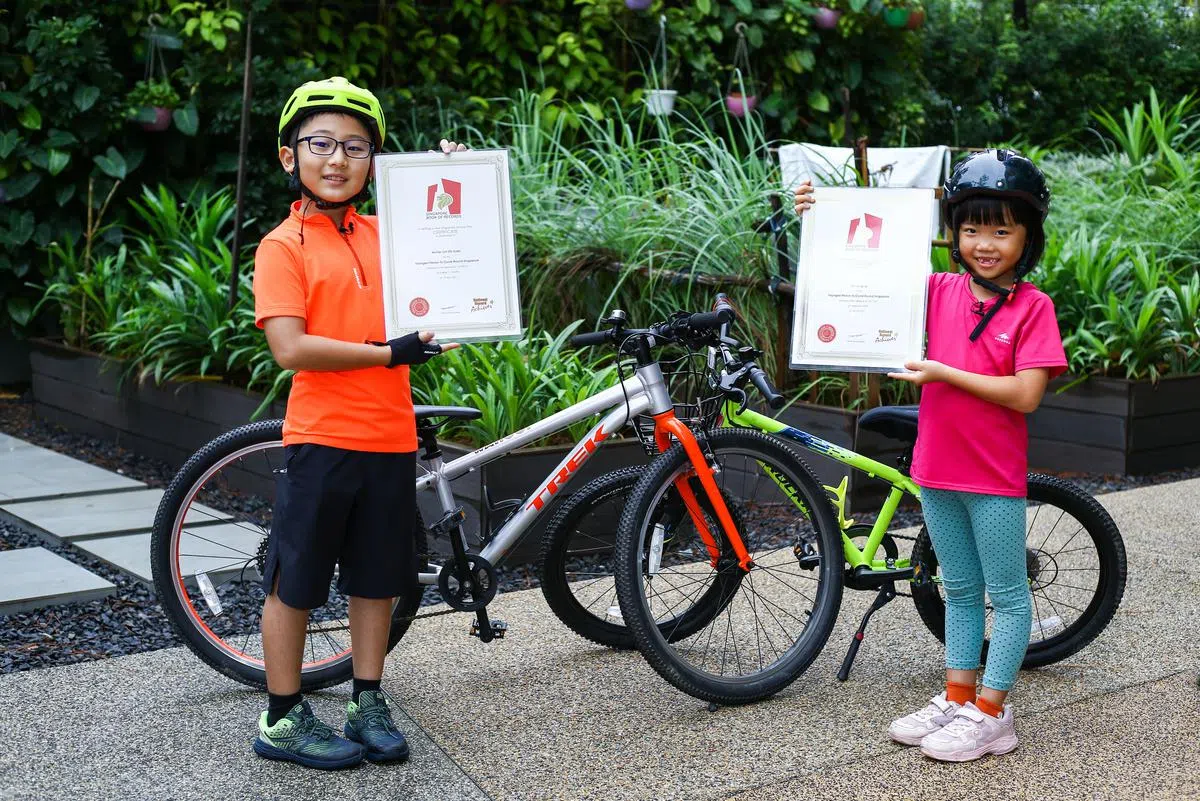 记录保持者１：林智宣（8岁11个月）挑战日期：2021年5月23日　挑战路程：118.95公里　挑战时长：15个小时 记录保持者２：郑乐晴（7岁0个月）挑战日期：2021年6月26日　挑战路程：123.7公里　挑战时长：16个小时