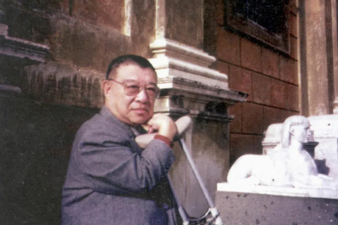 许倬云拄双拐求学，往里走探索自己，安顿灵魂与文明。（互联网）