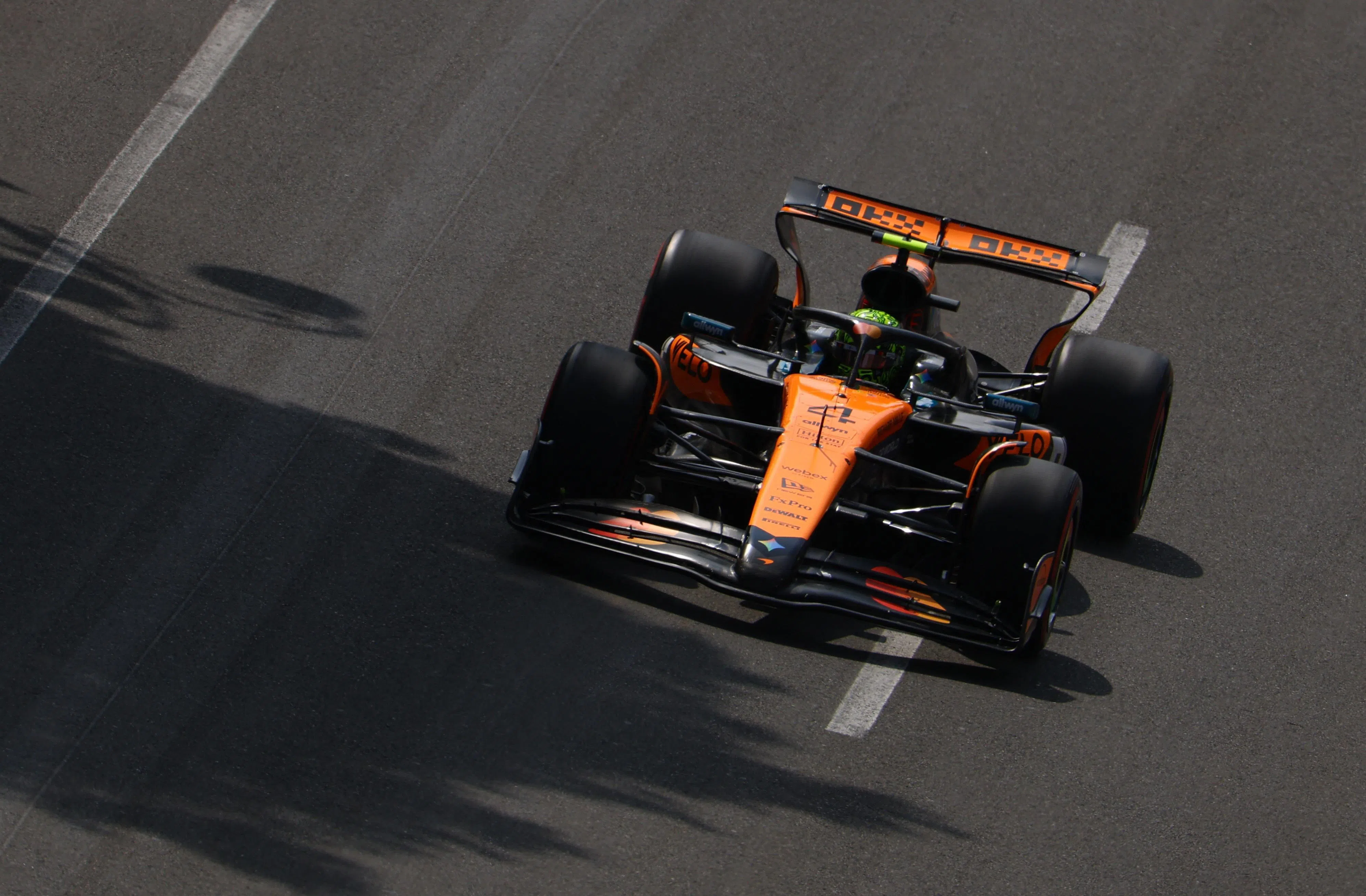 诺里斯的4号赛车虽然在阿塞拜疆仅追回六分，但皮亚斯特里的失误令他看到争冠机会。（路透社）