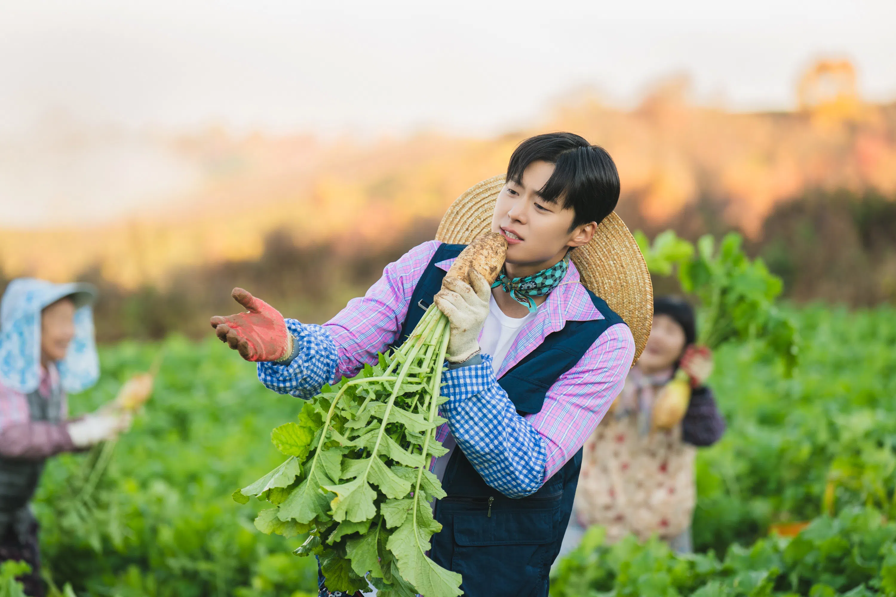 孔明觉得这场在村子里高歌一曲的戏最有挑战性。（tvN Asia提供）