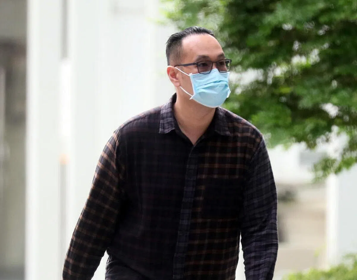 自由室内设计师张家豪（38岁）也面对三项受贿控状。（海峡时报）