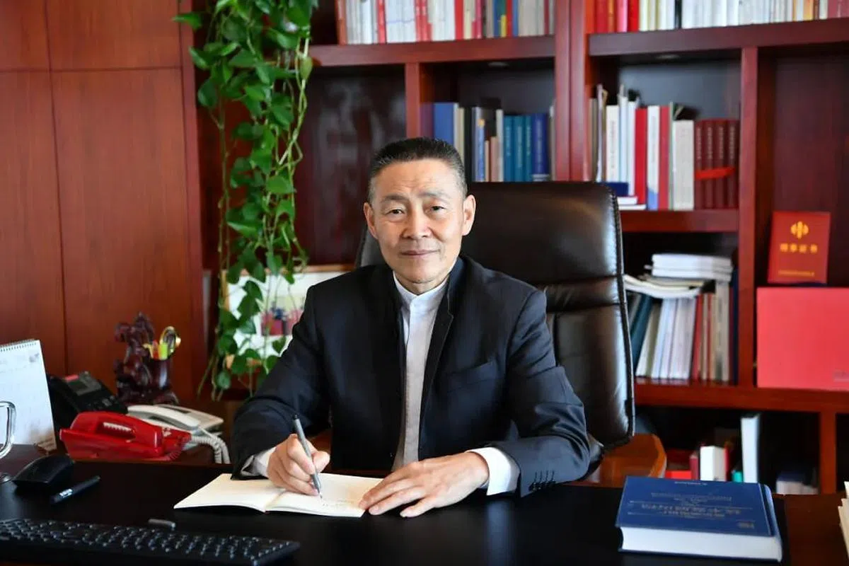 中国全国政协常委斯泽夫去年5月提出，中国许多年轻男性变得“柔弱、自卑、胆怯”，追求“小鲜肉”的形象，这种“女性气质化”的趋势，除非进行“有效治理”，否则“必将危害中华民族的生存发展”。（互联网）