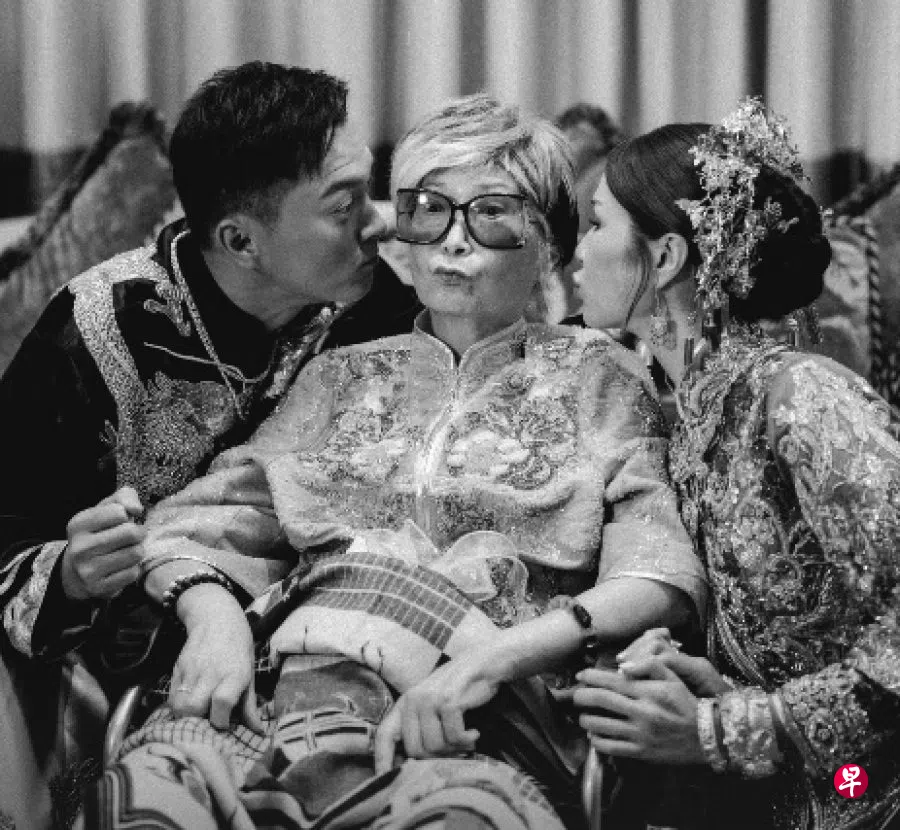 一个月经历新婚、烧腊店查封 杨明78岁岳母离世