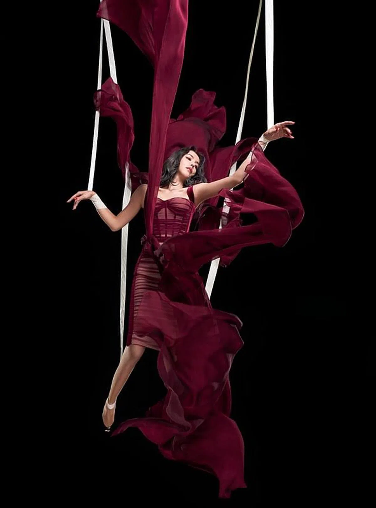 Tia李毓芬宣布将利用她的新歌MV发布为慈善筹款，以实际行动支援女性。（图/李毓芬宣传团队提供）