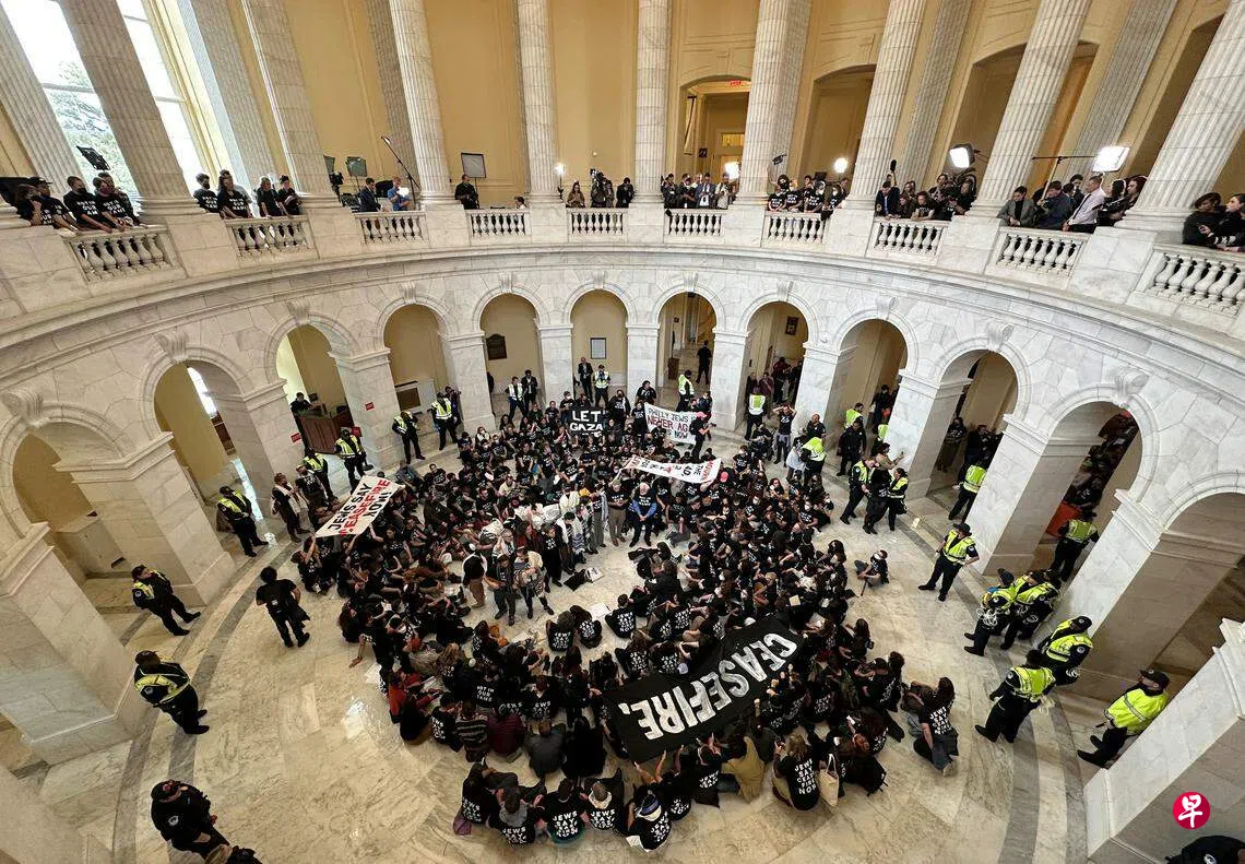 以哈冲突加剧美国分裂大批示威者闯入国会吁停火| 联合早报