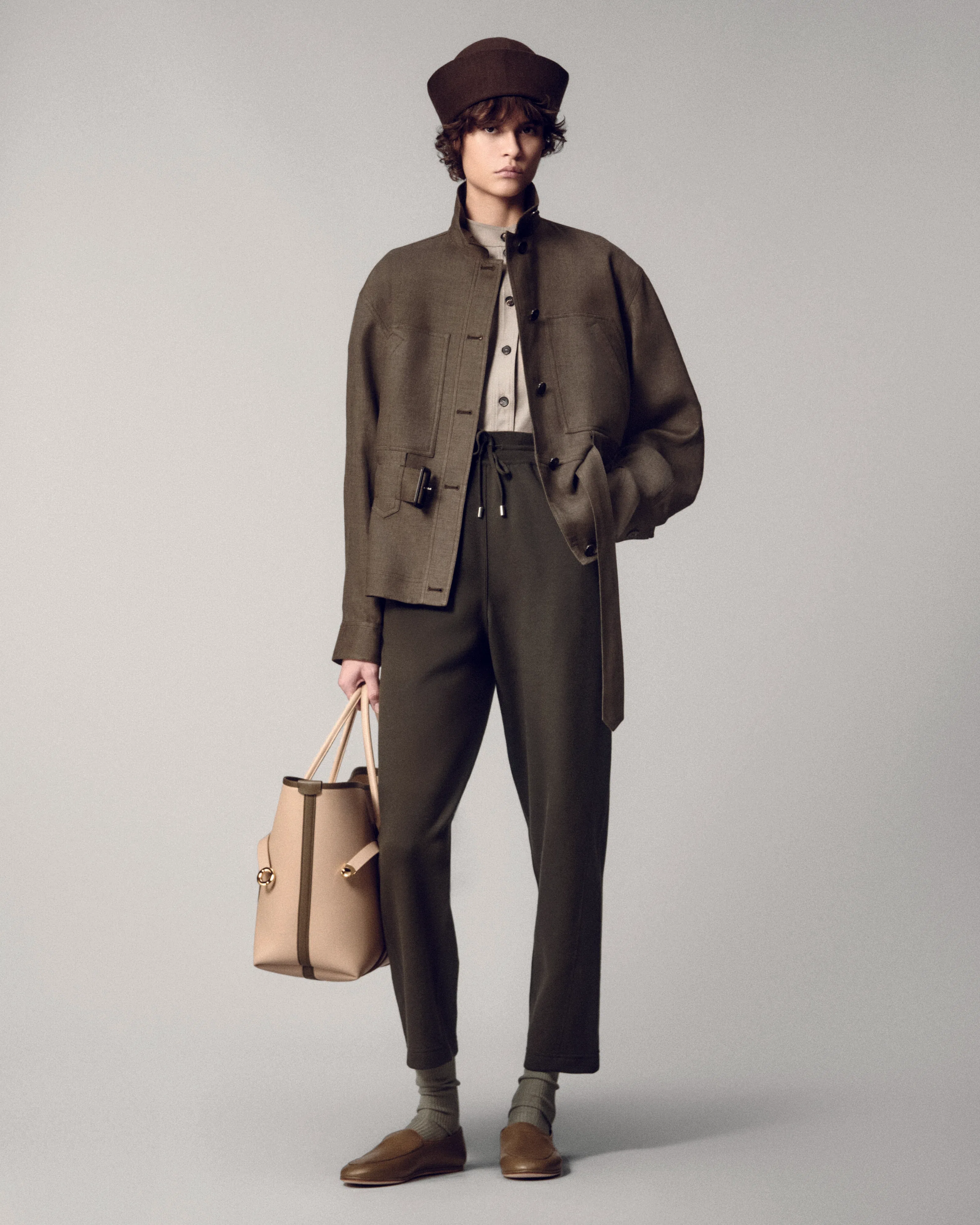 Loro Piana新款“Ghiera Shopper”包“腰带”效果带来变化。（品牌提供）