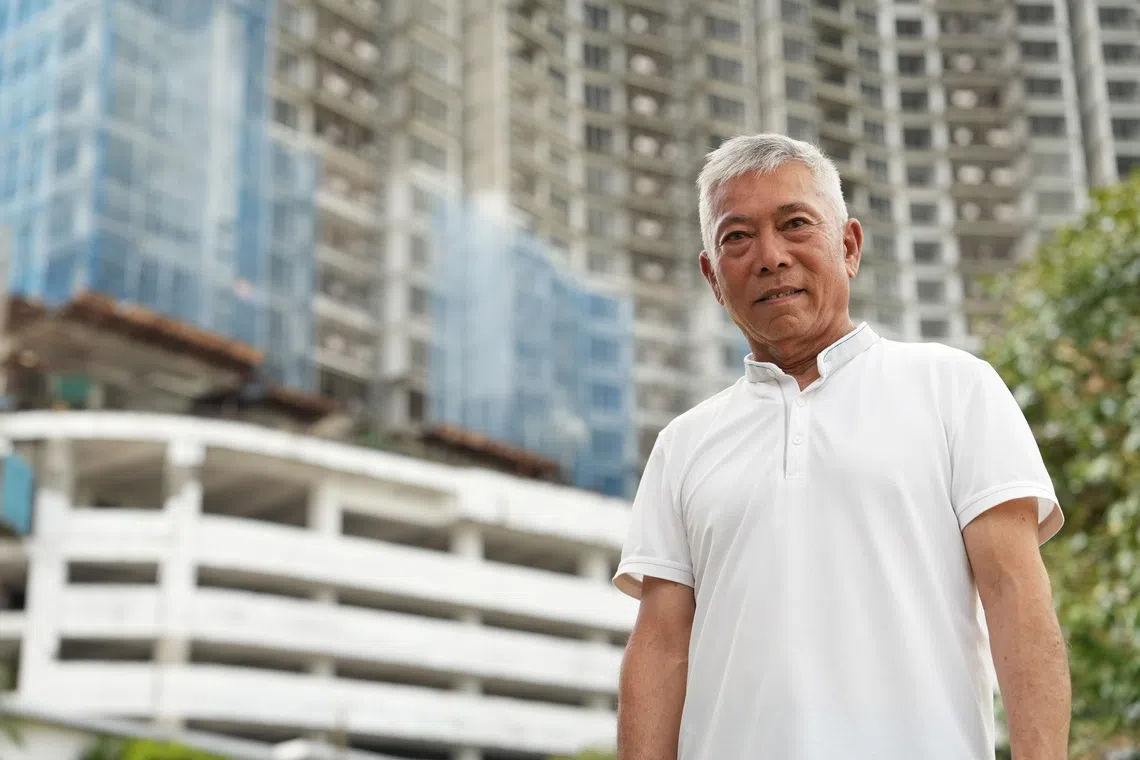 朱修和经常从新加坡赴新山察看烂尾楼的施工进度，希望早日入住。（郑礼华摄）