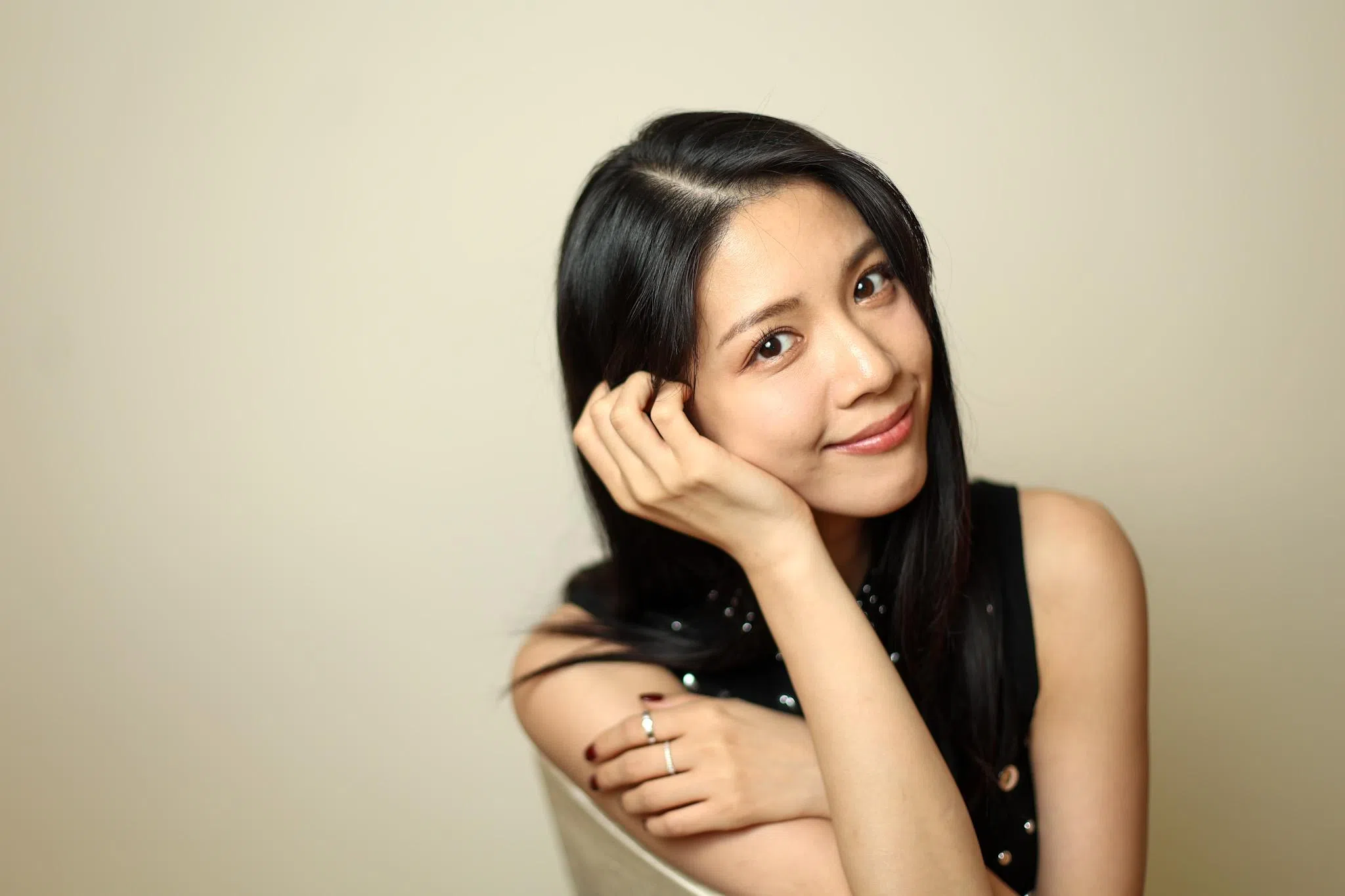 陈晓华认为，演得多总会有进步，虽然走得慢，但起码自己是一直向前走的。（陈渊庄摄）