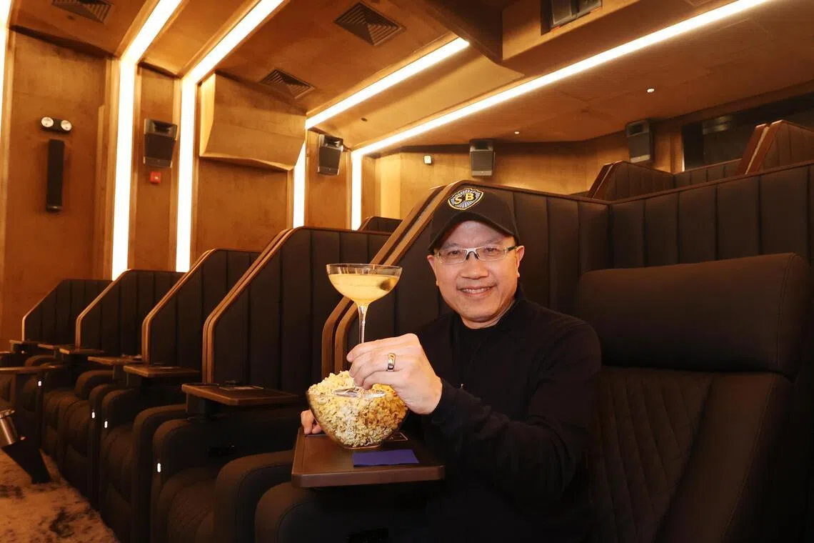 邵在强预告，近期完成翻新工程的邵氏丽都戏院接下来将陆续举办主题性的“经典重现”放映活动。（邬福梁摄）