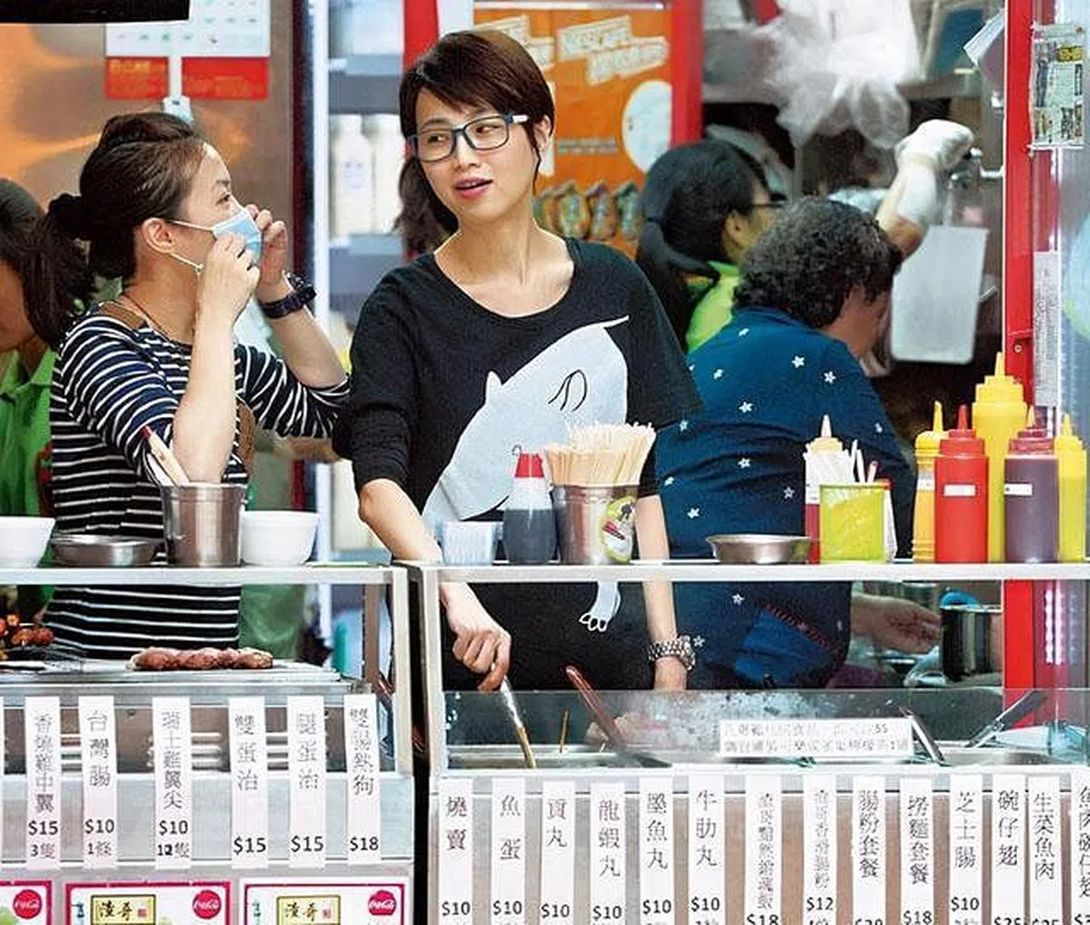 谭小环的鱼蛋摊上过许多媒体报道。（互联网）