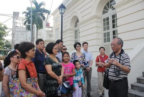 参加韩山元导览的观众来自社会各阶层，其中不乏年幼儿童。（作者提供）