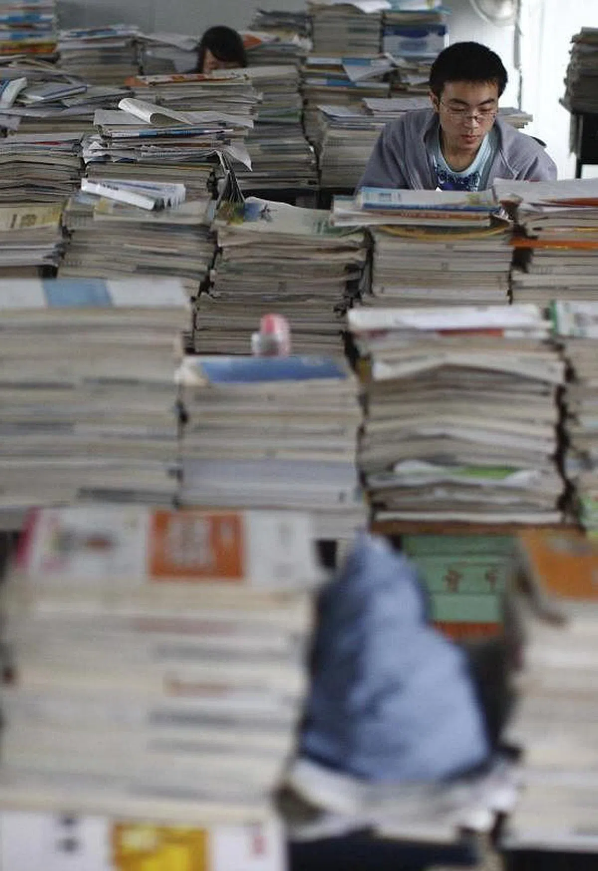 对学校校内改革的部分，大多数家长表达了支持态度，认为目前被学校转嫁教学责任的现象确实广泛存在。（新华社）