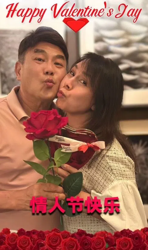 梁志强晒出和老婆脸贴脸的照片。（取自梁志强IG）