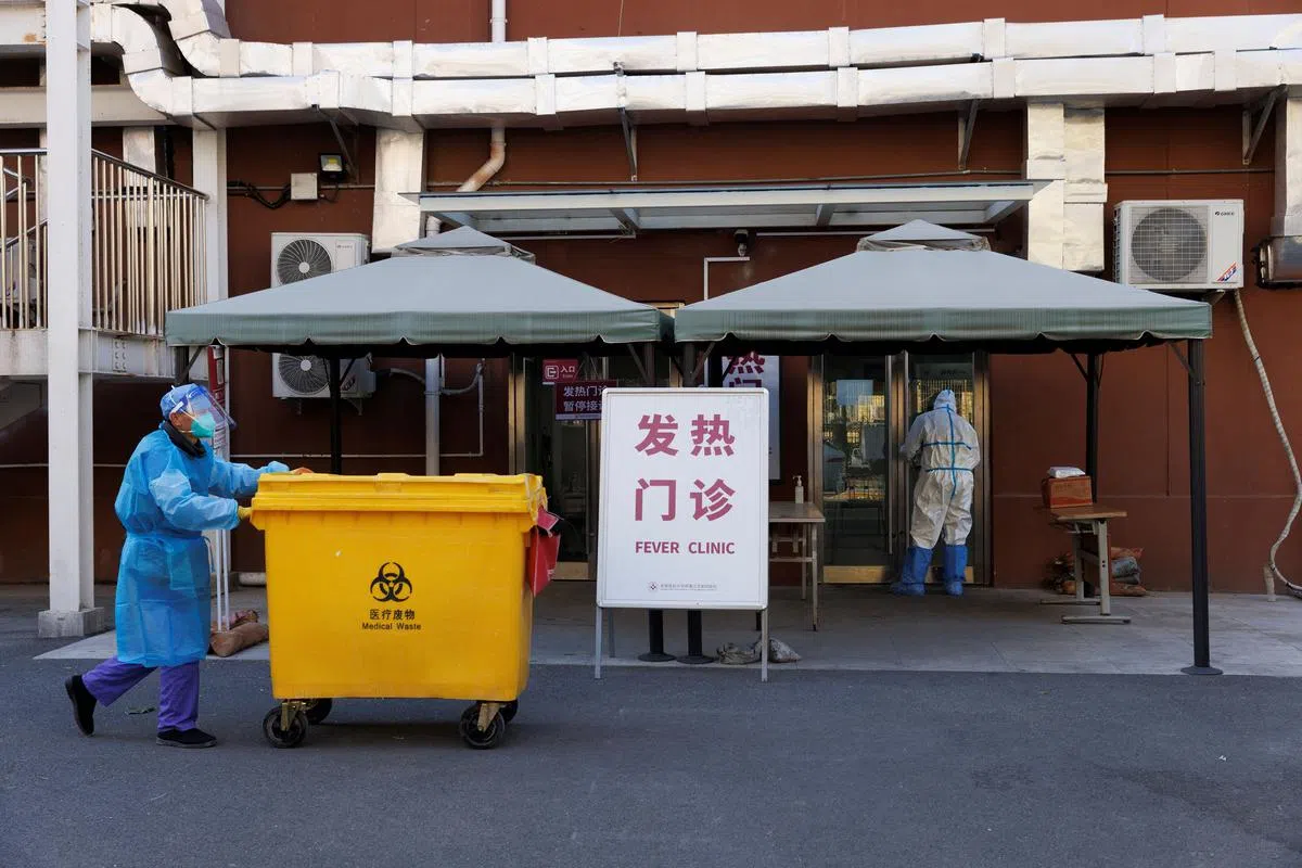 中国当局对有条件的城市布点探索性开展污水监测，采集污水处理厂污水样本开展冠病病毒核酸检测，对阳性样本进行病毒基因测序。（路透社）