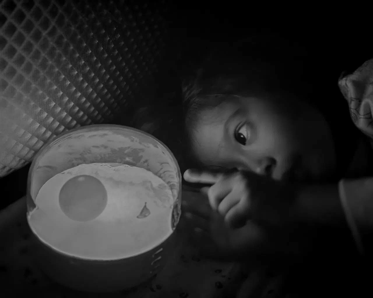 “雅顾经典”模式通过细腻的明暗对比与光影过渡，让照片充满氛围感。（黄少伟摄）