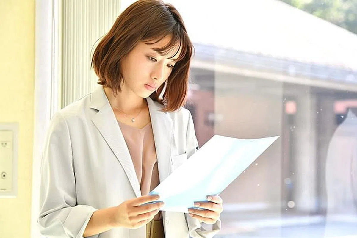 2018年日剧《非自然死亡》可说是“日剧女王”石原里美演艺事业的里程碑，她在剧中饰演认真执着的法医。（互联网）