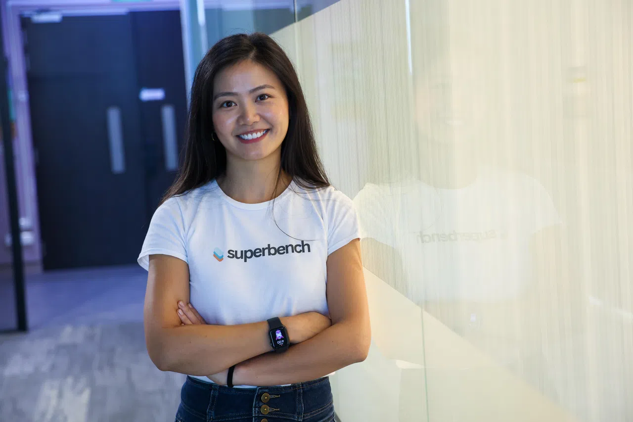 就算有第二个机会，在稳定的工作和动荡的创业间做出选择，钟京京还是会毫不犹豫地选择创业：“当我看到顾客生意越来越好时，认识到我的产品可以帮他们成长，大家可以一起赚钱，这种快乐会让我一直坚持下去。”（林明顺摄）