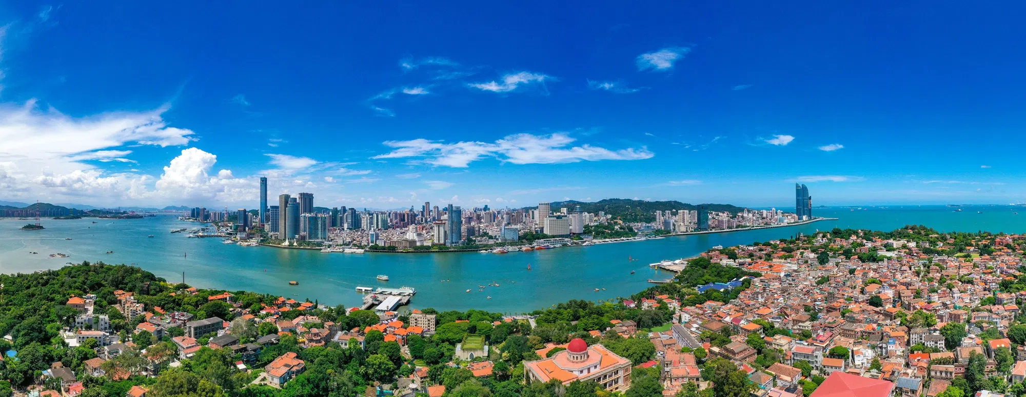 厦门鹭江两岸风光。（图/厦门日报提供）