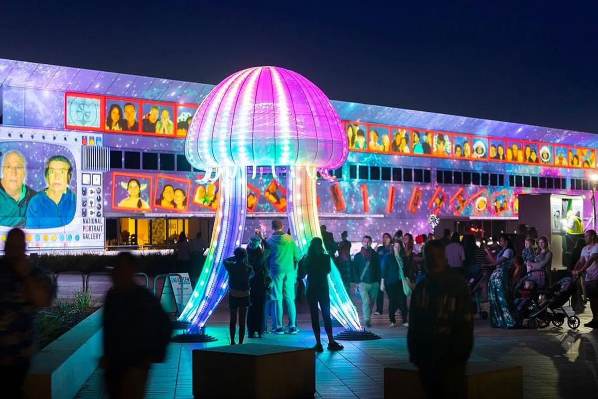 Enlighten Festival不只是灯光汇演而已。（Hcreations Photography摄，Visit Canberra提供）