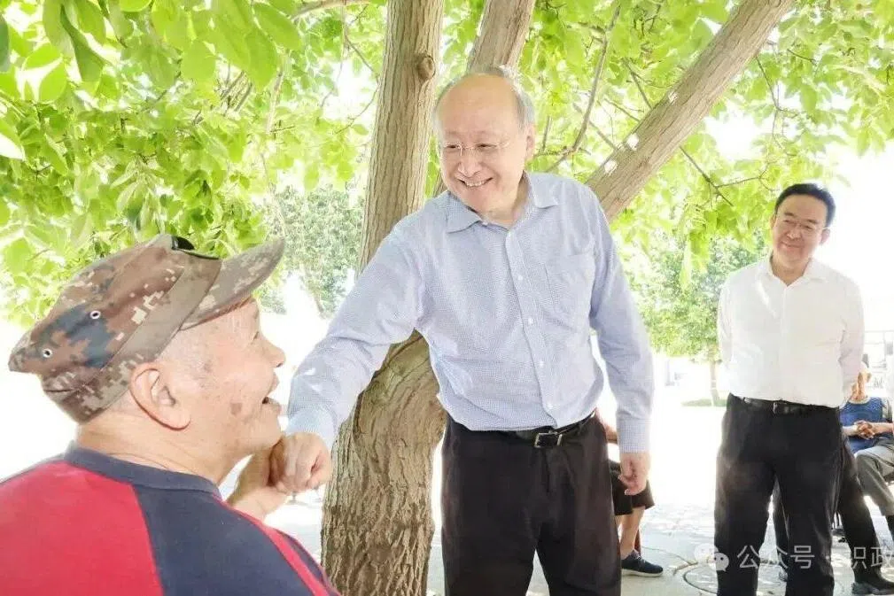 中国首都北京市进入汛期，中共北京市委书记尹力到养老机构开展防汛检查，要求确保发生险情时快速转移避险。北京去年7月的洪灾导