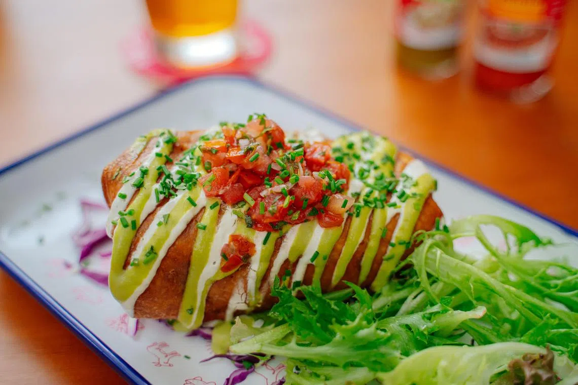 餐馆Chimichanga的墨西哥炸卷饼。（餐馆提供）