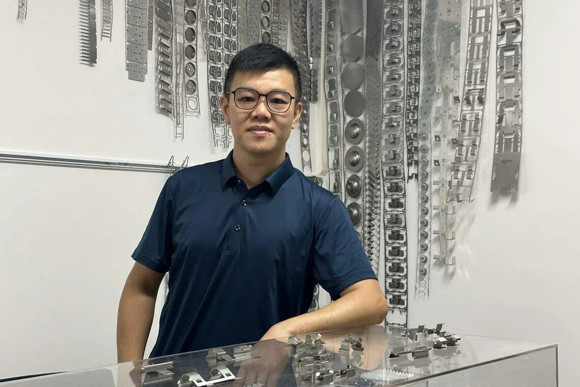 高精五金模具制造的德维克斯模具科技（D.Werkz Precision）创始人张维伦2017年在东莞设厂。该公司制造用于生产车内配件的五金模具。（林煇智摄）