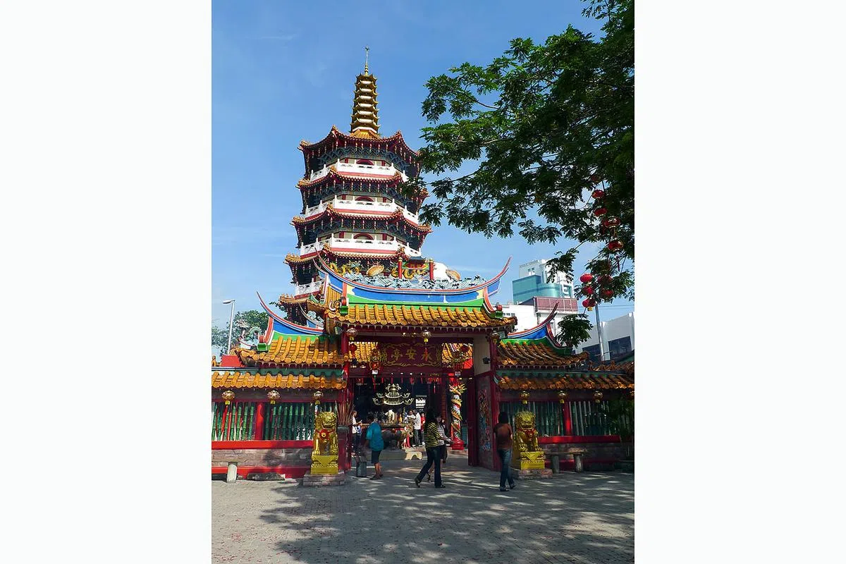 历史悠久的永安亭百年大伯公庙充满古韵。（图/砂拉越旅游局提供）